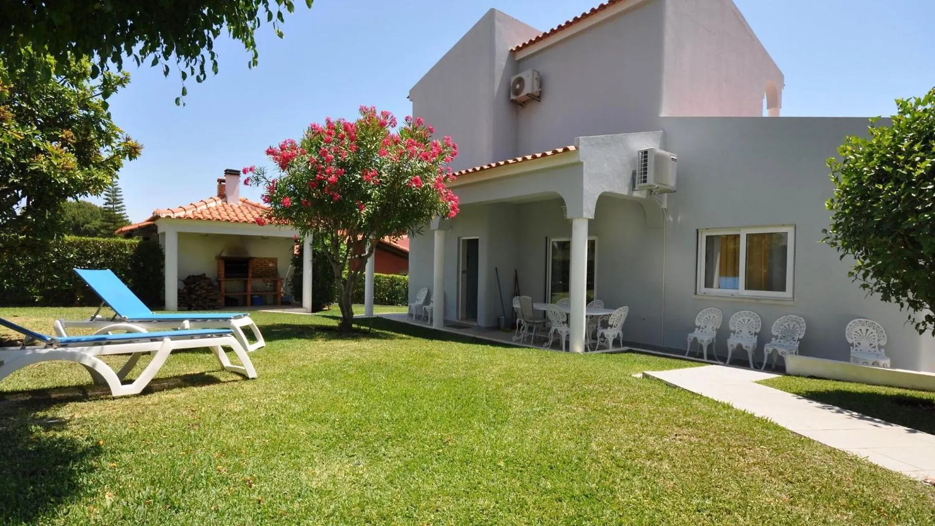 Holiday home Spacious Villa In The Resort Of Vilamoura With Private Swimming Pool