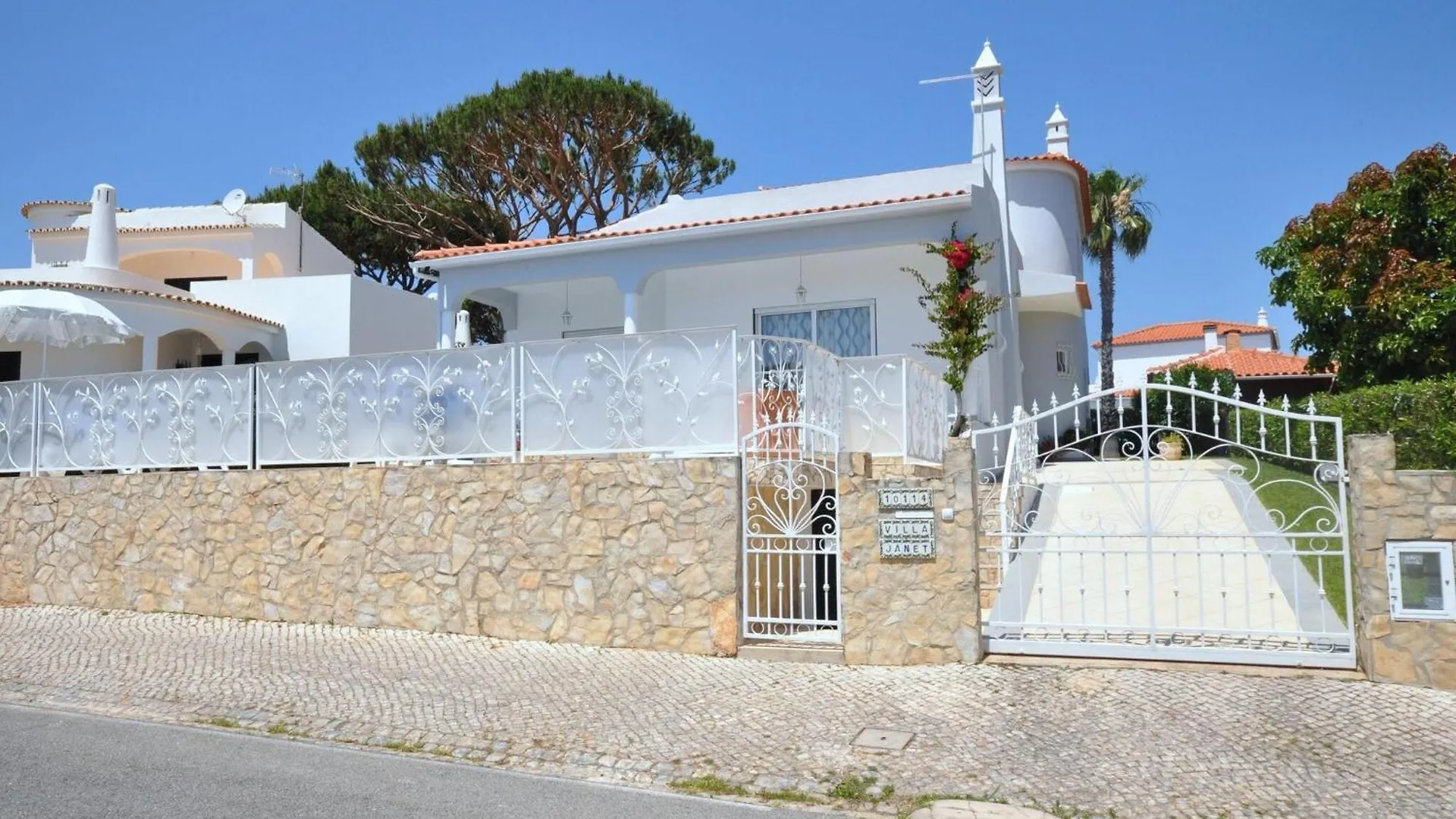Spacious Villa In The Resort Of Vilamoura With Private Swimming Pool 0*,  Portugal