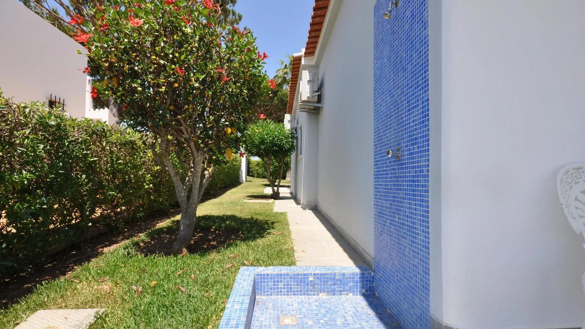 Spacious Villa In The Resort Of Vilamoura With Private Swimming Pool 度假居